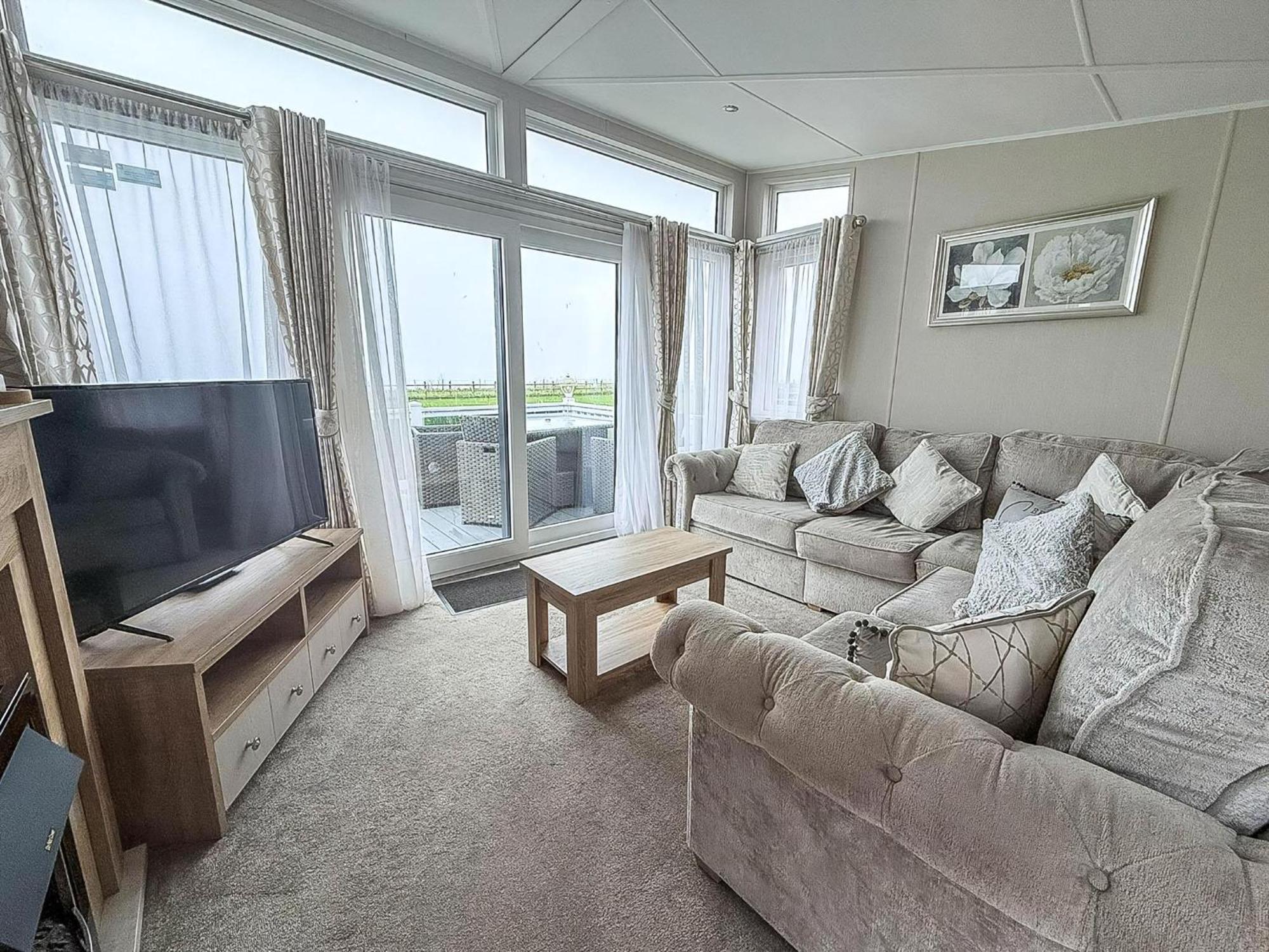 Beautiful Lodge With Full Sea Views At Broadland Sands In Suffolk Ref 20235Bs Hopton on Sea Εξωτερικό φωτογραφία
