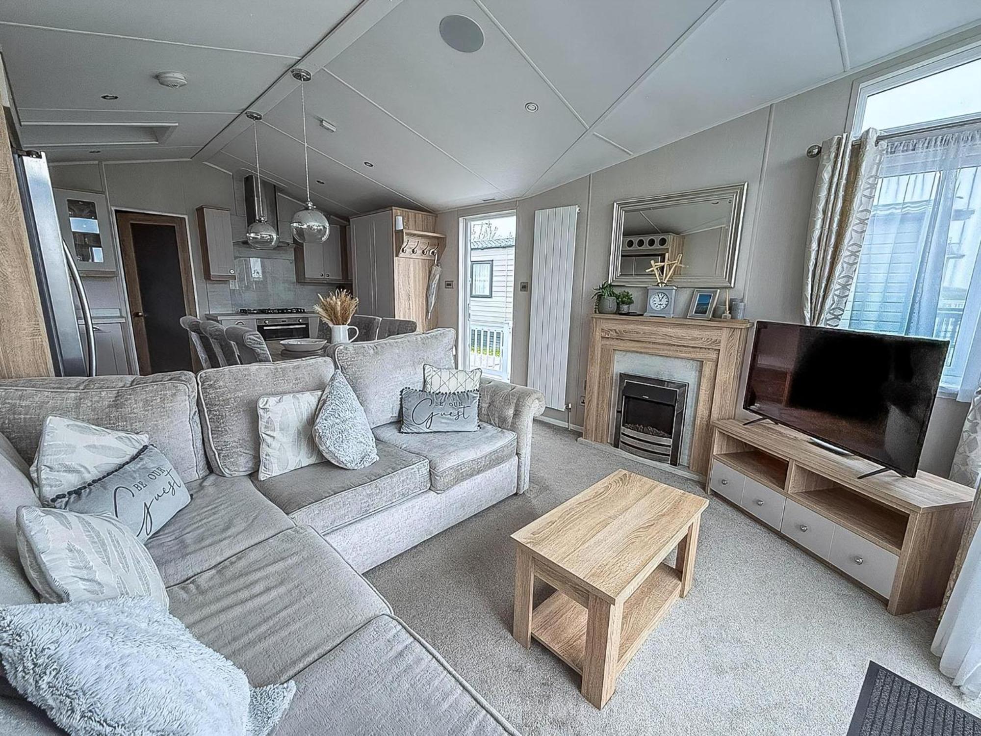Beautiful Lodge With Full Sea Views At Broadland Sands In Suffolk Ref 20235Bs Hopton on Sea Εξωτερικό φωτογραφία